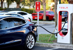 Supercharger Tesla электромобиль